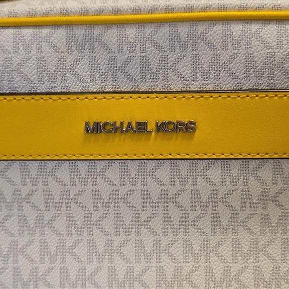 Michael Kors Gray and Yellow Messenger Bag With Matching Card Holder - Picture 5 of 9